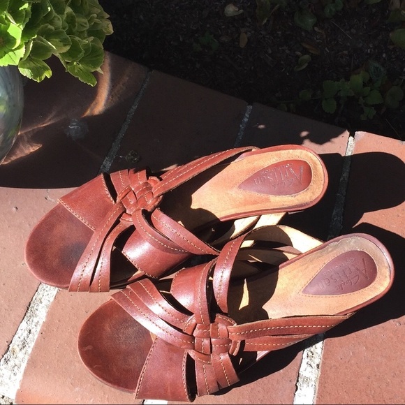 Clarks artesian collection leather heeled sandals - Picture 3 of 8